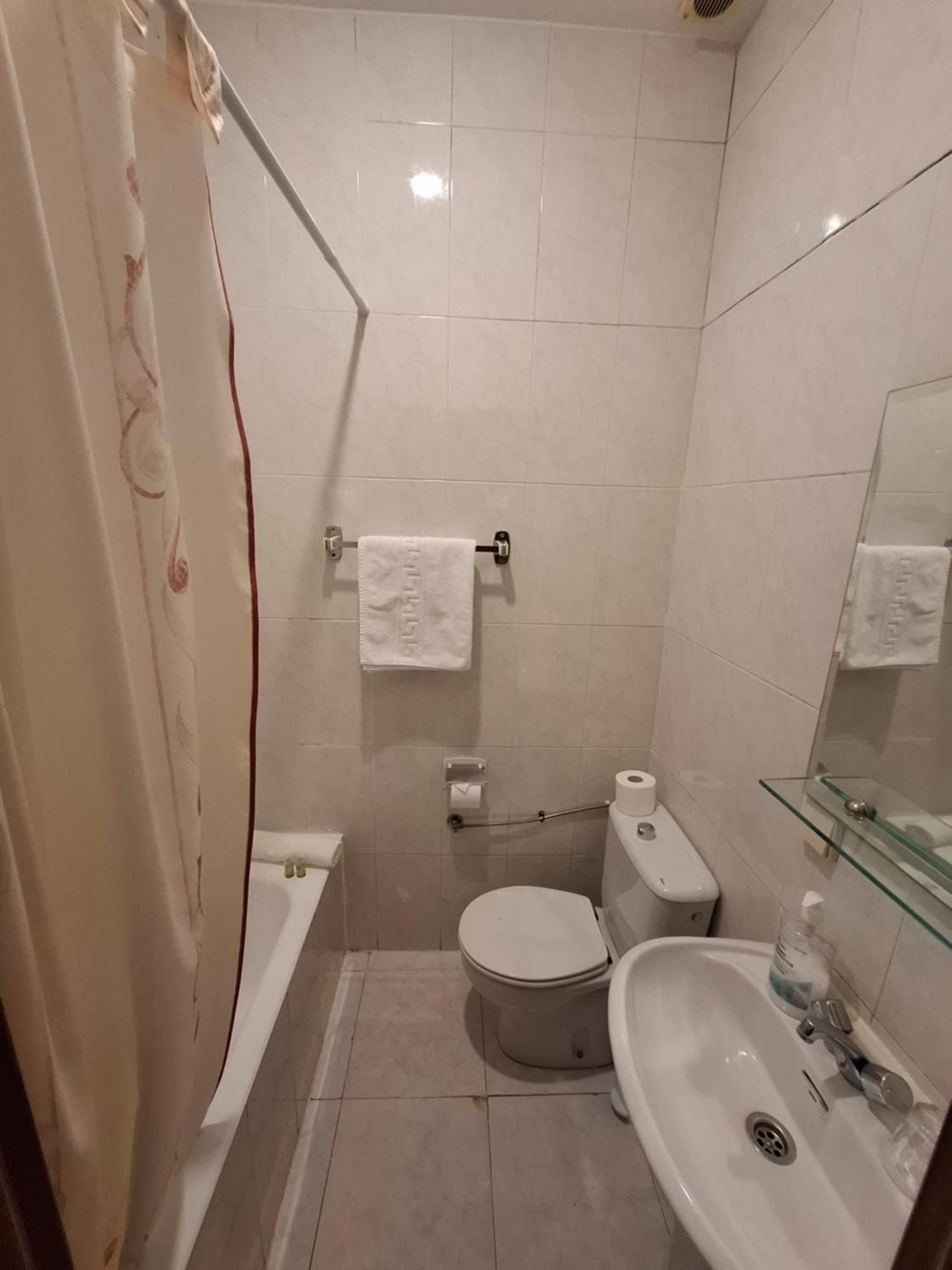 Single Room with Private Bathroom,1629897686:JPEG