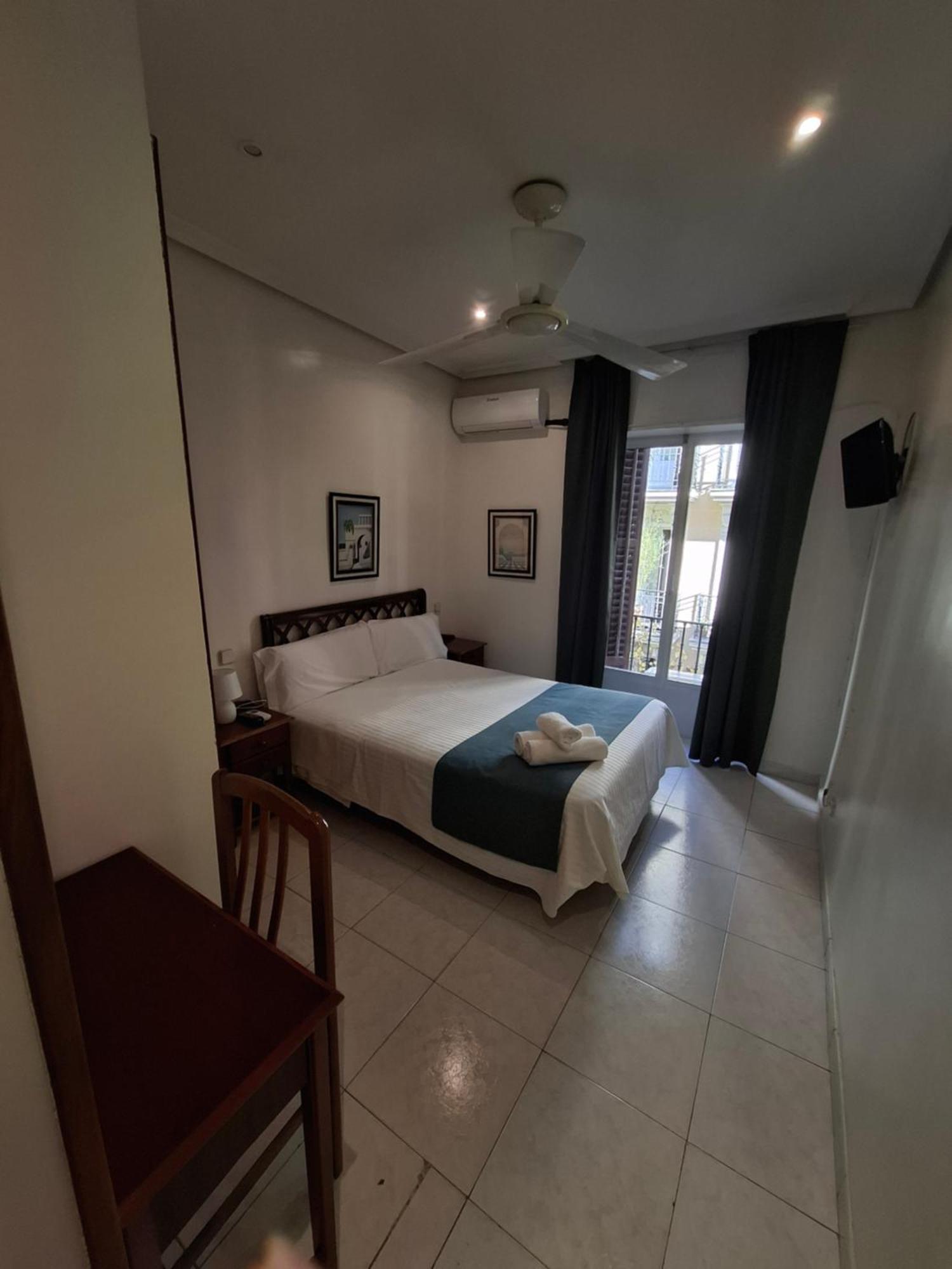 Double Room Private Bathroom
