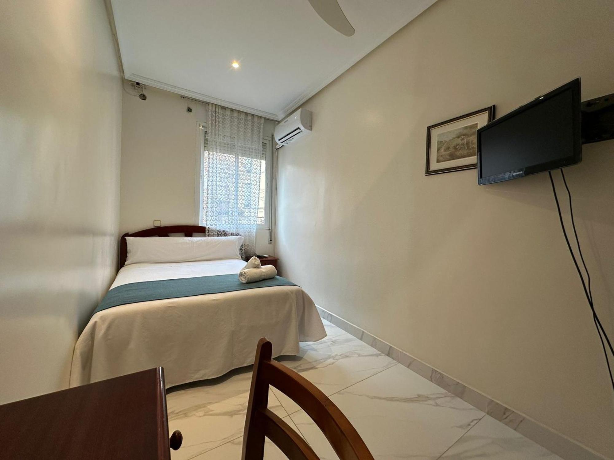 Single Room Private Bathroom